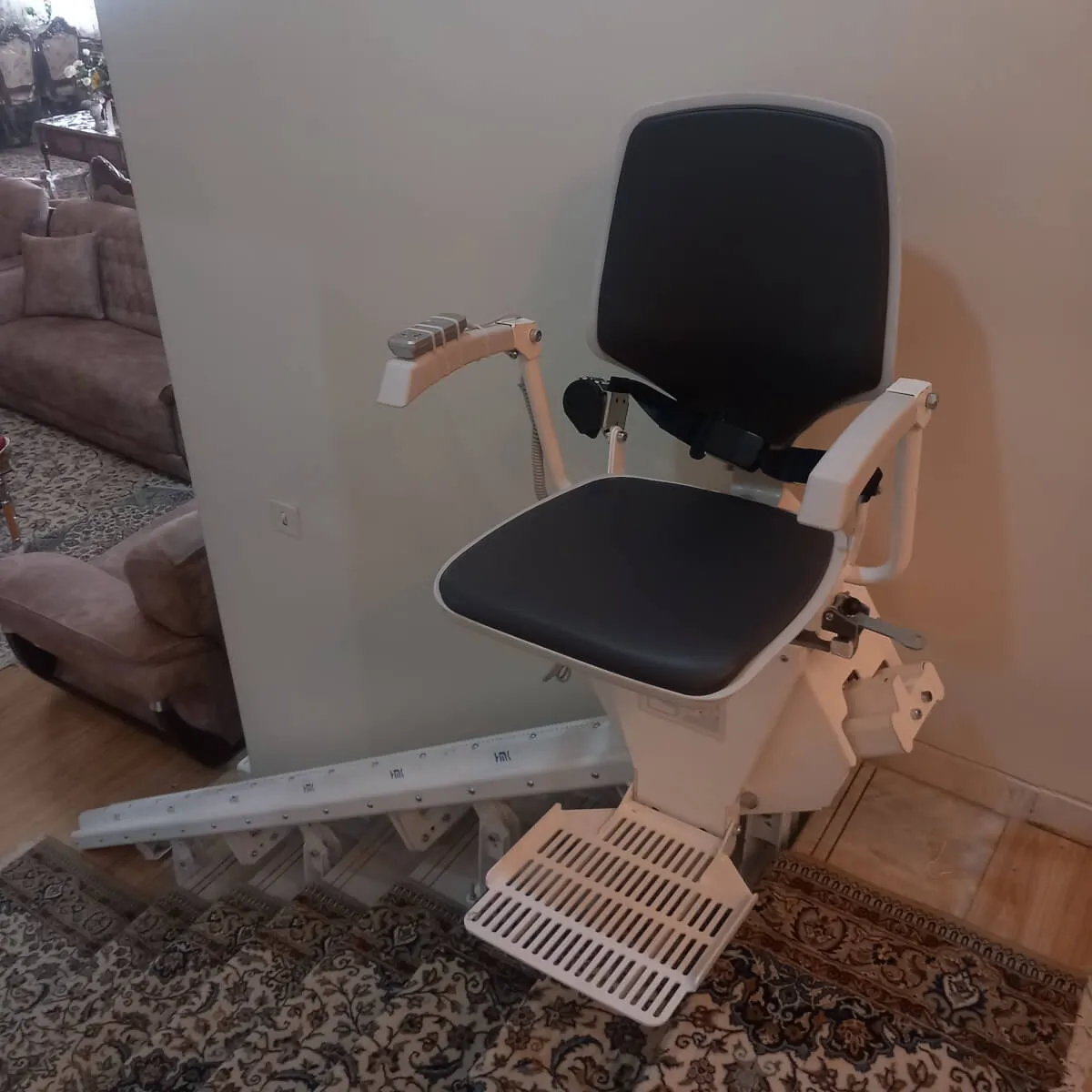 چگونه طول عمر پله پیما را افزایش دهیم؟